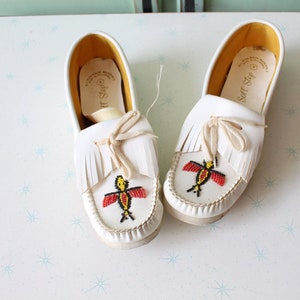 1980s Beaded Moccasin Flats: White Tasseled Shoes, Size 9