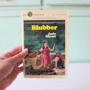 Vintage Blubber Judy Blume Book.....elementary. literature. weekly reader. ya book. 1970s. judy blume. kids. children. teens. fiction. fun