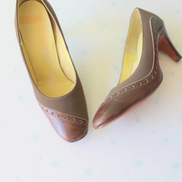 SALE//// 1950s 1960s Fancy Classic Heels....brown. shoes. pumps. fancy. mod. classic. 60s heels. designer. brown heels. city girl