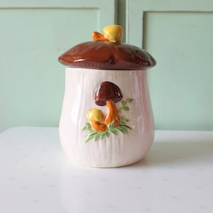 1975 Merry MUSHROOM Jar....magic. flour. sugar. kitsch. retro housewares. kitchen. 70s mushroom. kitsch kitchen. retro. rare. mushroom print