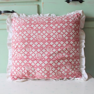 1980s Vintage Ruffled Cupid Heart Throw Pillow: Shabby Chic Decor