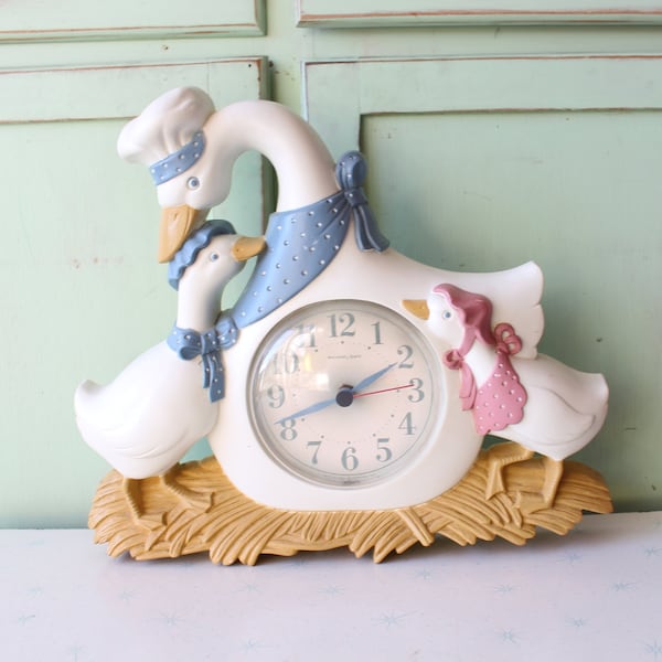 Vintage DUCK Wall Art Picture House CLOCK Decor.....kitsch. 80s home. welcome. made in USA. country home. animal clock. goose. 80s home