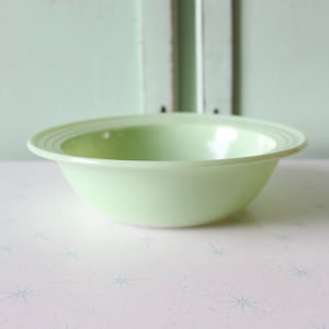 Vintage Jadegrüne Milchglas Schale: 1960s Atomic Kitsch Housewares