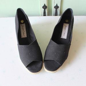 1970s Canvas Peep Toe Wedges: Retro Fabric Shoes, Size 9