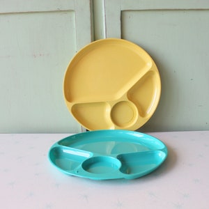 Vintage Colorful Plastic Plates Set: USA Made, 1980s Picnic Decor