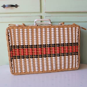 1960s 1970s Wicker Picnic Basket Box......groovy. mid century. sewing box. seamstress. atomic. lunch basket. retro picnic. photo props. date