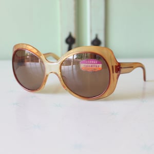 Vintage 1960s Mod Sunglasses: French Retro Party Shades