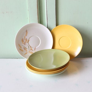 Vintage Melmac Plates Set: Atomic Floral Kitsch, USA Made