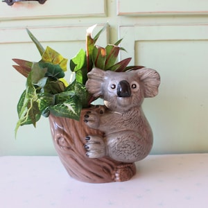 Vintage KOALA Vase Jar Figurine....housewares. animal lover. retro. vintage home. tree. kitsch. 70s home. vintage home. vintage bear. cute