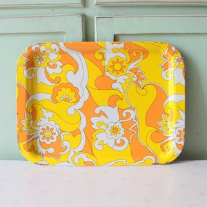 1970s GROOVY Vintage COLORFUL Retro Mod Yellow Orange Tray.....flower power. vintage home. 1970s. picnic. home decor. gift.  1960s 70s.
