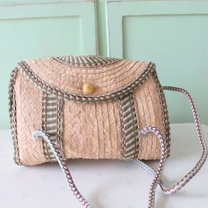 1970s HAWAIIAN Boho Straw Handbag...groovy. mod. boho. hippie. hawaii. kawaii. tan. handbag. purse.. clutch. beige. retro