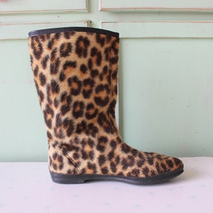 Funky winter boots top