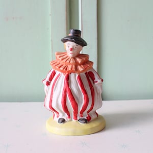 1970s Vintage RETRO CLOWN Figurine..... ceramic clown. vintage doll. retro toys. collectible. circus. clown. music. children. housewarming