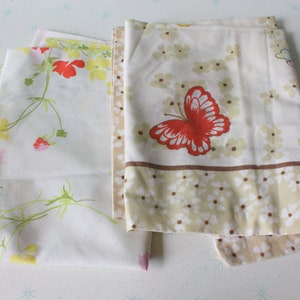 Vintage Set of 2 PILLOW CASES..1970s. 1960s. retro. pillow case. floral. butterfly. floral. vintage bedding. housewares. home decor. bedroom