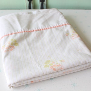 Vintage 1970s Floral Queen Flat Sheet: Retro Rose Print Bedding