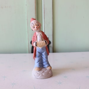 1970s Vintage RETRO CLOWN Figurine..... ceramic clown. vintage doll. retro toys. collectible. circus. clown. music. children. housewarming