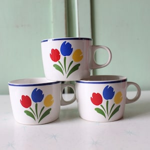 1980s Tulip Mugs Set: Retro Kitsch Kitchen Decor