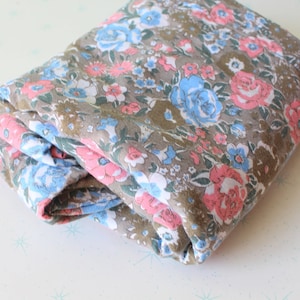 Vintage 1970s Floral Queen Bed Sheet: Retro Rose Print Bedding