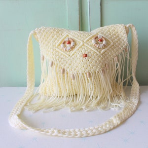 1970s VINTAGE Owl Knit Yarn Fabric Handbag....groovy. retro. 1970s 1960s purse. tote bag. yarn. boho. costume.  hippie. fringe. cream. white