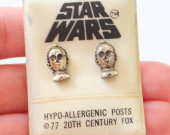 Vintage 1977 Star Wars C-3PO Earrings....RARE. collectible. classic. skywalker. collection. 1970s. new old stock. collect. studs. r2-d2