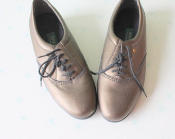 1980s Bronze Leather Easy Spirit Loafers - Size 6