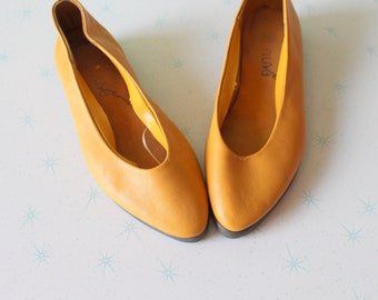 1980s Mustard Yellow Leather NUVA Flats...size 6 women...yellow. party. mod. classic. retro. designer. dijon. autumn. yellow shoes. 80s