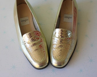 Vintage 1980s Gold Loafers...size 6 womens.....pumps. boat shoes. party. mod. loafers. oxfords. glam. fancy. square toed. 80s shoes. costume