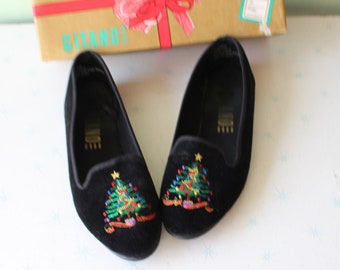 GITANO Vintage CHRISTMAS Flats With Box.....size 8 shoes.....womens. retro. christmas tree. fabric. holiday. vintage flats. designer shoes