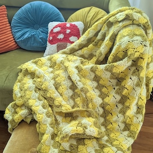 Vintage 1970s Knit Throw Blanket: Mustard Yellow & Green, Retro Decor (66x73)
