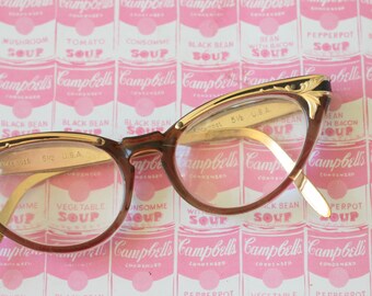 1950s 1960s Vintage CAT EYE Eye Glasses..vintage eyewear. fancy. cat eye. 1960s accessories. classic. twiggy. designer vintage. 1950s. gems