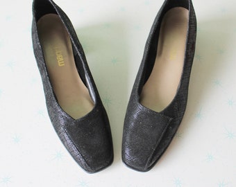Jaren '60 Vintage Mid Century Heels... maat 7 dames... schoenen. pompen. feest. mod. klassiek. Magdesiërs. ontwerper. zwarte leren hakken. Jaren 50 en 60