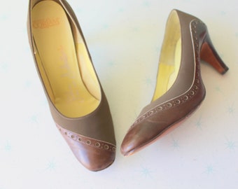 SALE//// 1950s 1960s Fancy Classic Heels....brown. shoes. pumps. fancy. mod. classic. 60s heels. designer. brown heels. city girl