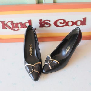 Vintage 80s Black Heels with Gold Bow - Size 5