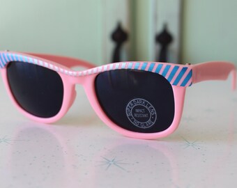 1980’s Vintage Angular Pink and Clear Sunglasses, Oversized Sunnies 1980 main image 4