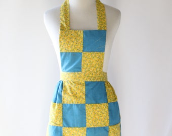 1960s Vintage Patchwork Apron: Retro Kitsch Kitchen Decor