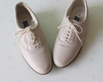 Oxfords de cuero Easy Spirit de los años 80: mocasines vintage con cordones en color canela, talla 7