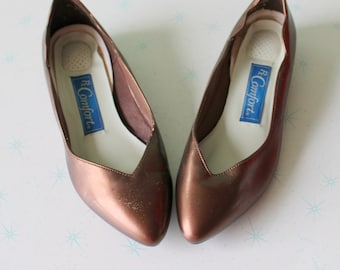 1980s Bronze Vintage Flats Shoes .....size 5.5 womens.....mod. 1980s. dance. retro. dancing. shimmer. pointy toed. wedding flats. 80s party