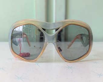 Vintage 60s/70s Groovy Sunglasses: Funky Retro Eyewear