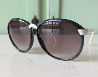 Vintage 1970s Sunglasses: Taiwan ROC Tinted Lens Eyewear