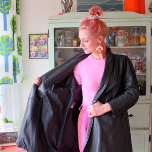 1980s Vintage Black Leather Jacket - Retro Designer Style Medium