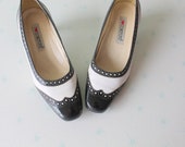 1960s BLACK and WHITE Heels kitten heels. high heels. stilleto heels. shoes. black heels. white heels. party. fancy. glam. mod.