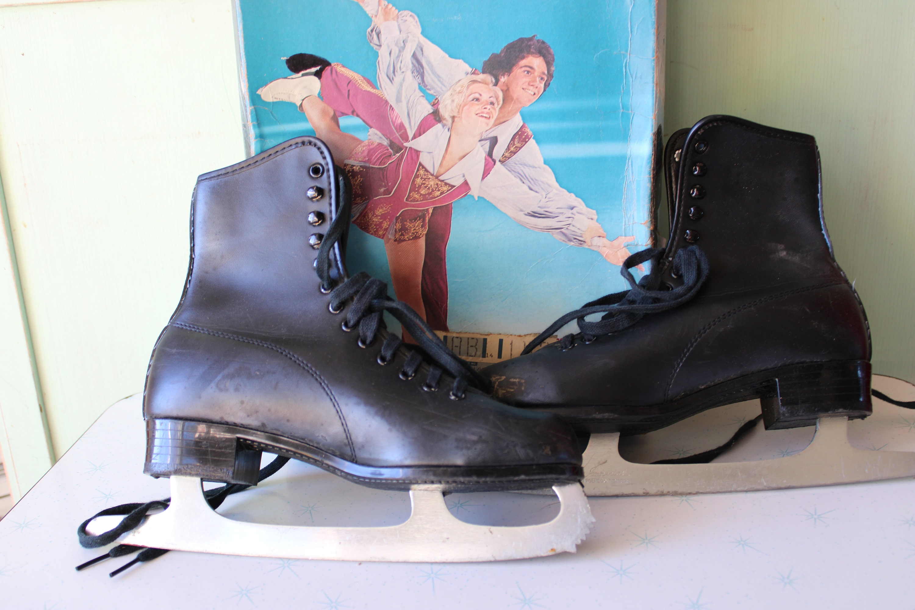 Vintage 1970s FIGURE Skatesshoe Box. Mens Size 5