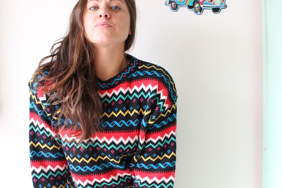 1980s RAINBOW Sweater...unicorn. colorful. bright.