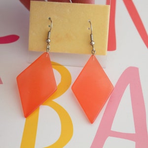 1980s GENUINE LUCITE Glam Dangly Orange Earrings....costume. 80s glam. geometric. pierced ears. new old stock. rocker. triangle. 1980s. drop
