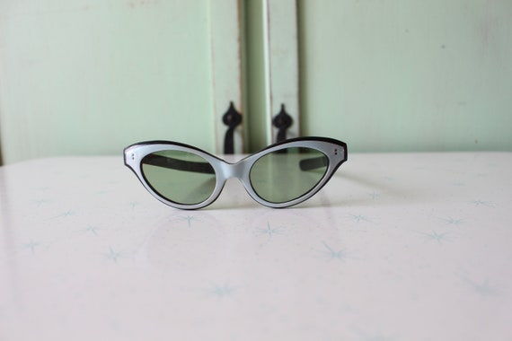1950s 1960s Winged Cat Eye Sunglasses..vintage ey… - image 2
