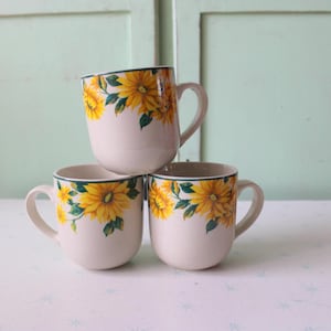 Vintage Sunflower Mug Set: 80s Floral Cottage Housewares