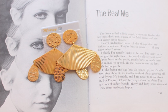 1980s GOLDEN GLAM Earrings...big. huge. retro. ki… - image 1