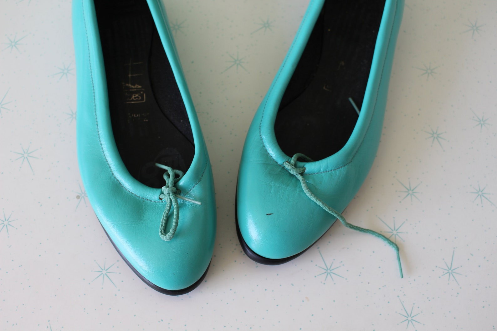 1980s teal blue tic tac toe flats..size 7 8 womens...tictactoes. blue flats. 1980s. hipster. retro. teal. dancing. ballet. indie