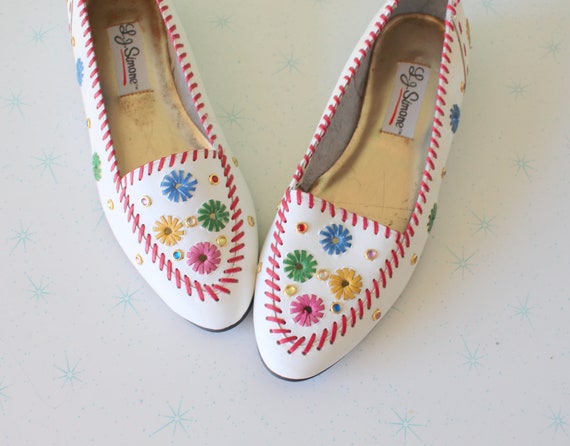 1980s AZTEC FLATS....size 7.5 women...colorful. hi
