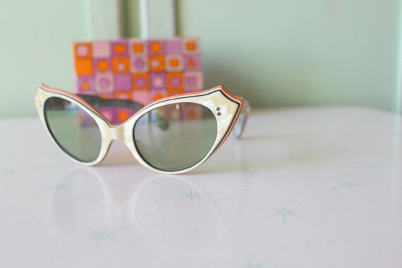 1960s 1970s Vintage Funky Mid Century Cateye Sung… - image 3